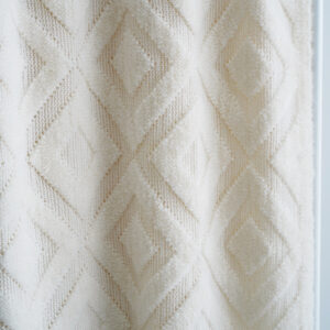 Knitted Bed Tail Towel - Image 2